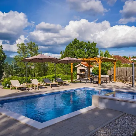 Villa Holiday 'old Oak' - With Pool, Garden With Fresh Vegetables And Private Forrest! *