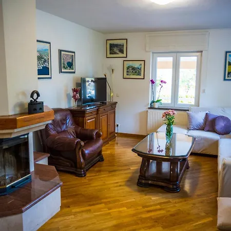 Holiday 'old Oak' - With Pool, Garden With Fresh Vegetables And Private Forrest! *